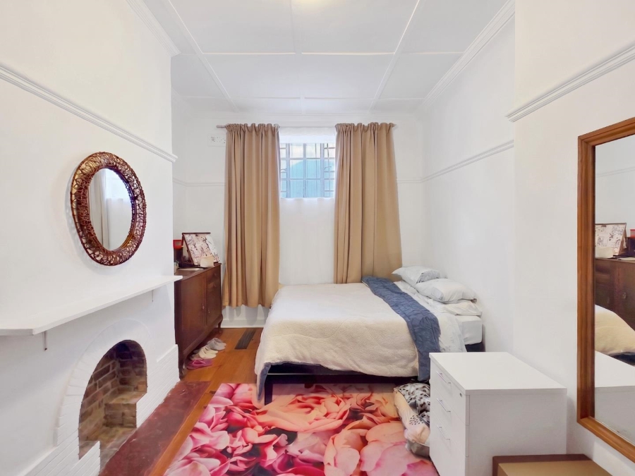2 Bedroom Property for Sale in Sea Point Western Cape